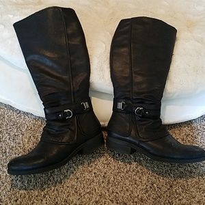 Like New! Baretraps Black Yukie Boots 9 1/2